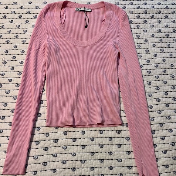 Pink long sleeve Zara shirt. - Picture 3 of 4